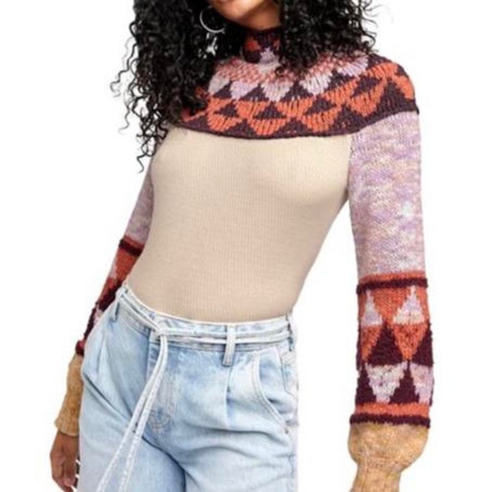 Free People Swit the Small Stuff pullover. Fits size Small.